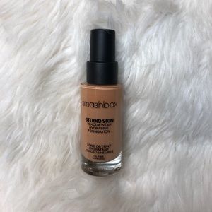 Smashbox Makeup - NWT Smashbox Studio Skin Foundation Smashbox Makeup - NWT Smashbox Studio Skin Foundation